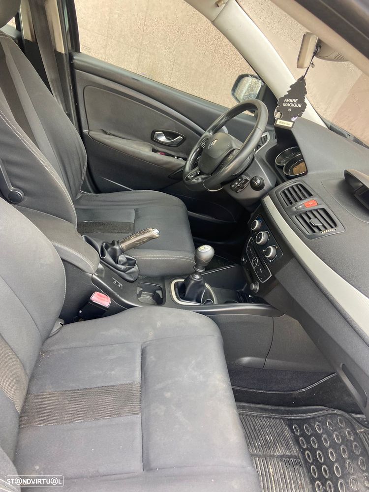 Renault Mégane 1.5 dCi Confort - 5