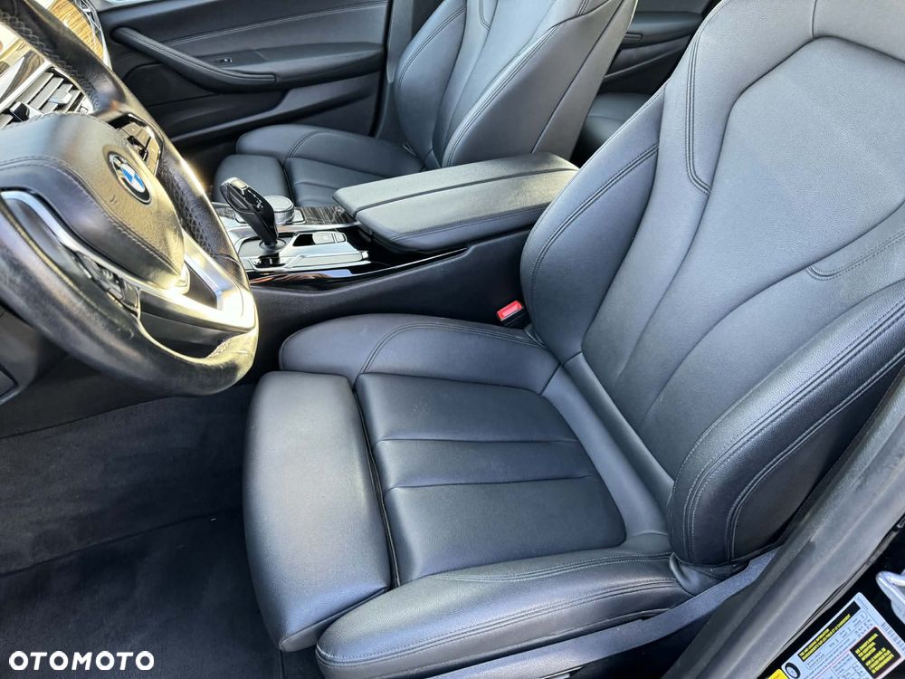 BMW Seria 5 530i Sport Line - 30