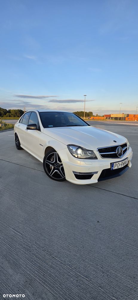 Mercedes-Benz Klasa C 63 AMG - 15