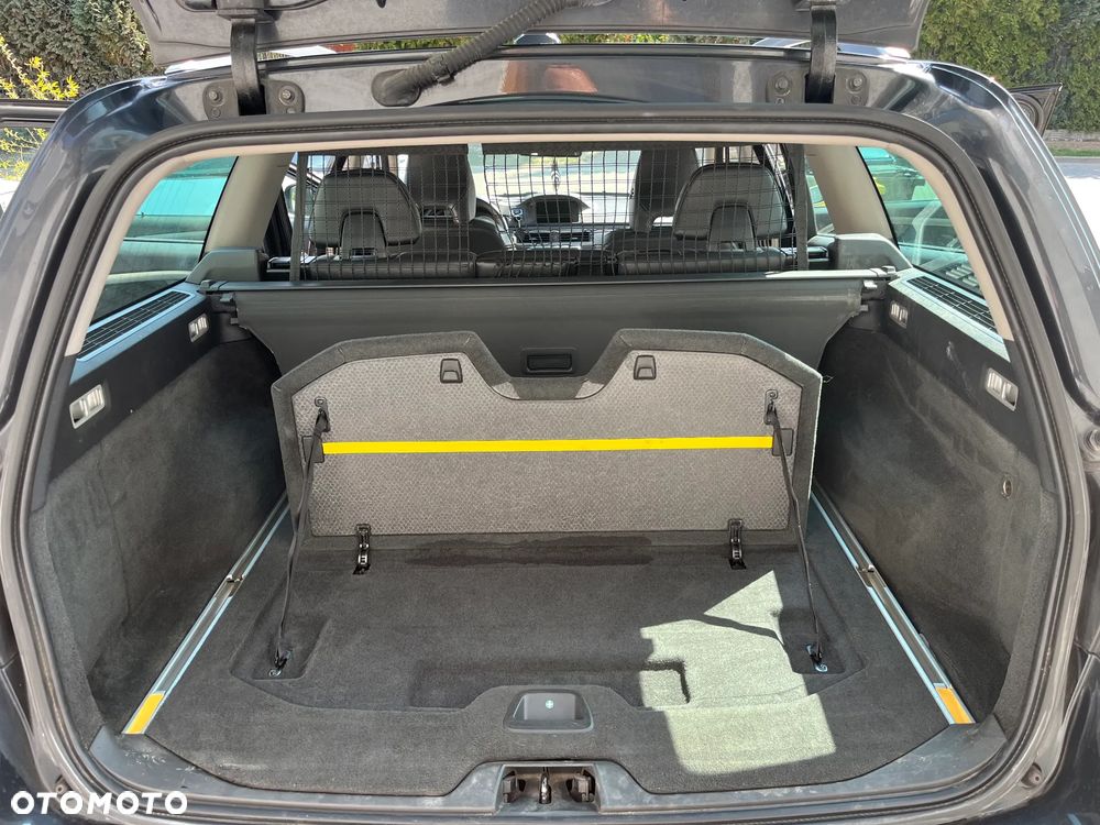 Volvo V70 D2 Summum - 15