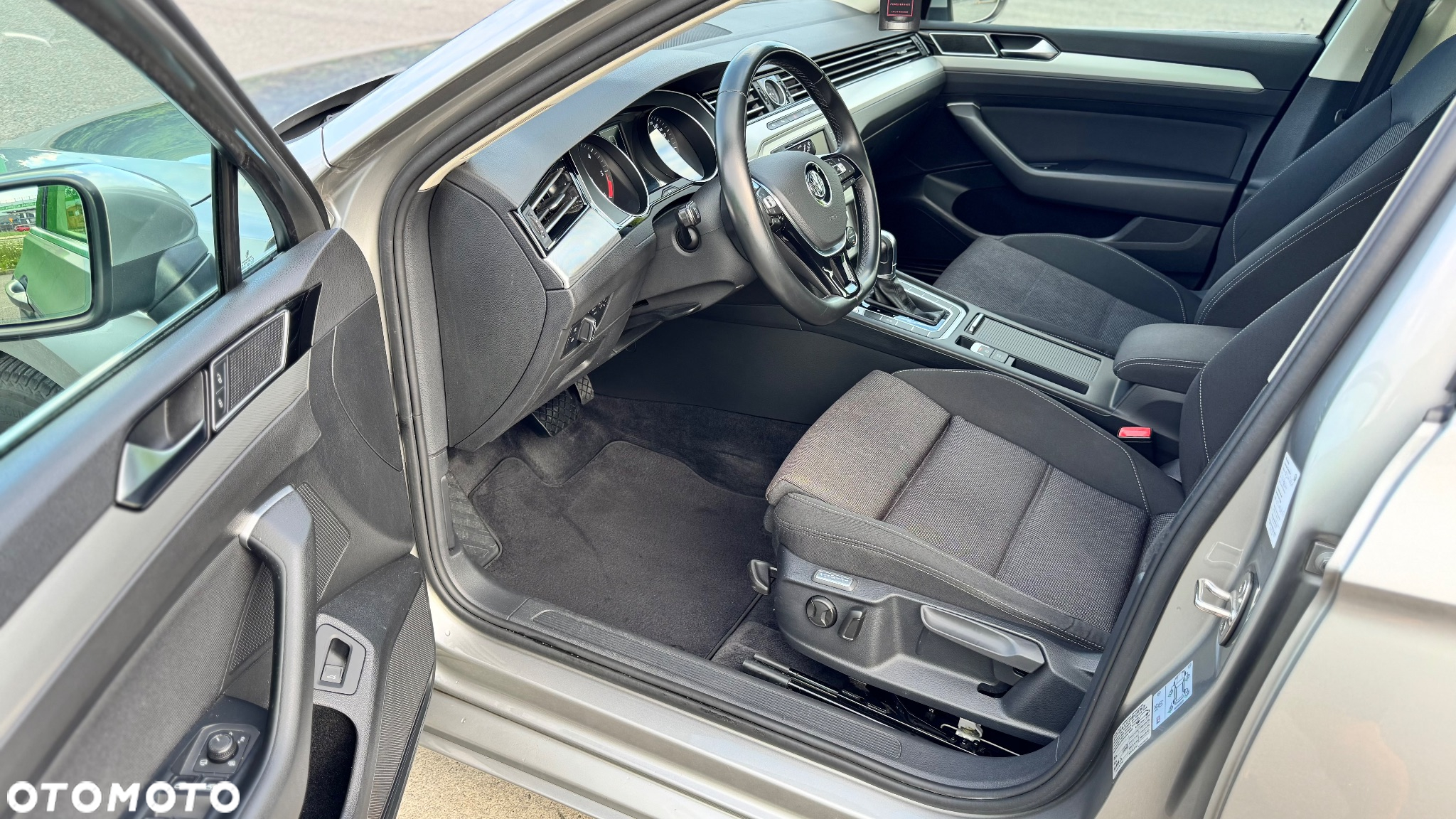 Volkswagen Passat Variant 1.6 TDI (BlueMotion Technology) DSG Comfortline - 7