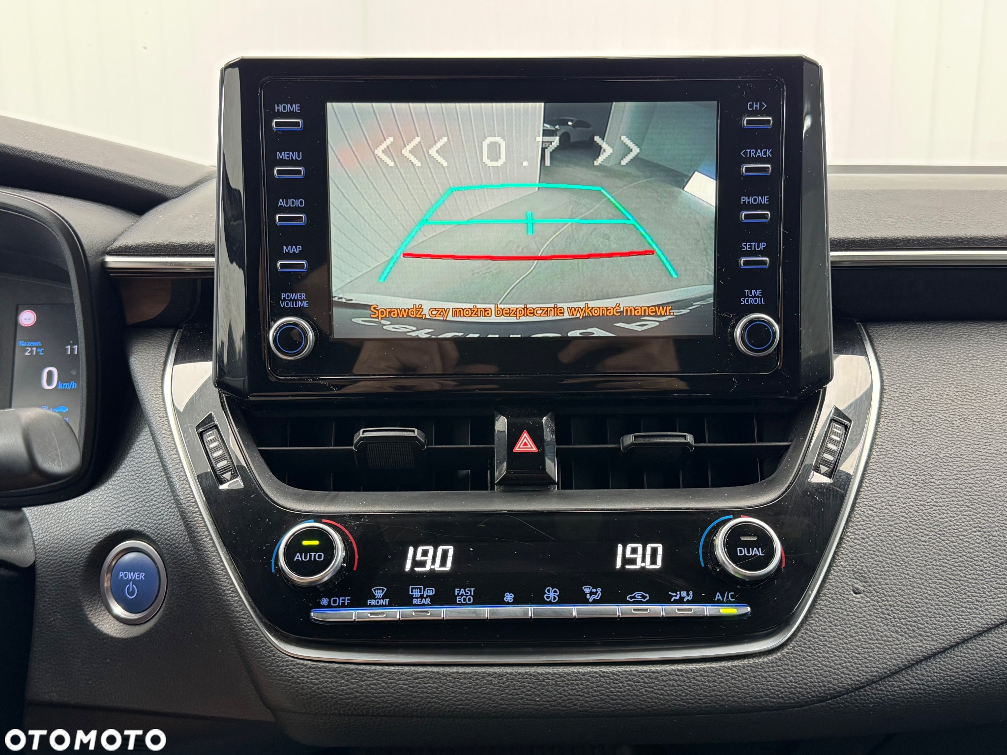 Toyota Corolla 1.8 Hybrid Active - 25