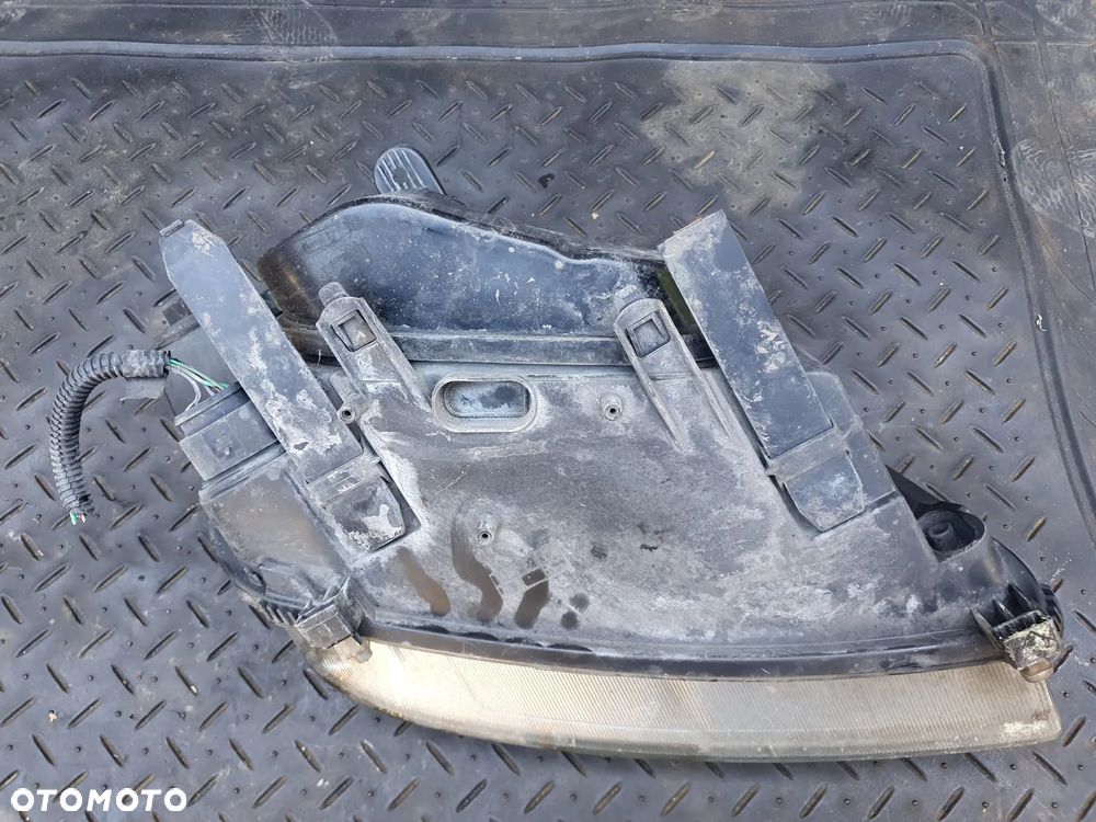 FORD FOCUS C-MAX REFLEKTOR LAMPA LEWY PRZÓD LEWA PRZEDNIA 270605L - 2