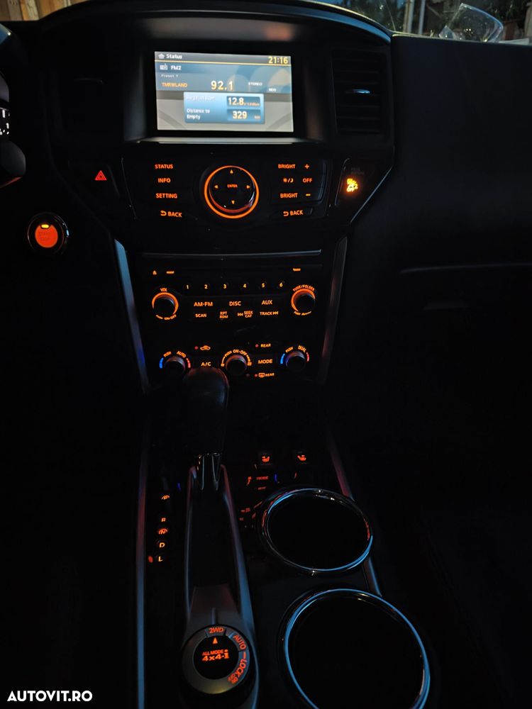 Nissan Pathfinder - 10