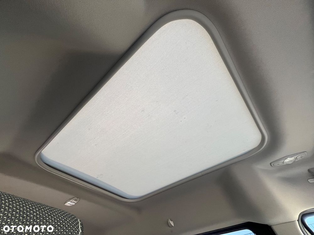 Ford Tourneo Connect 1.5 TDCi Titanium - 10