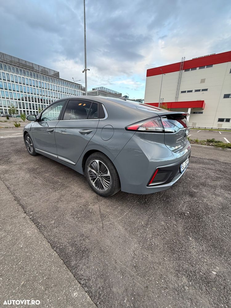Hyundai IONIQ - 4