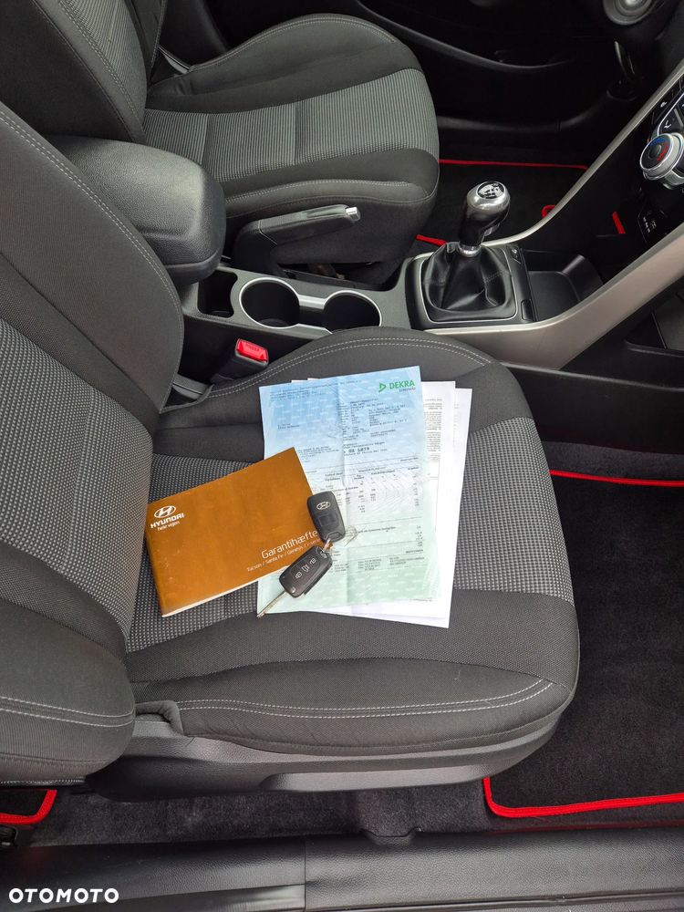 Hyundai i30 blue 1.6 CRDi Classic - 35