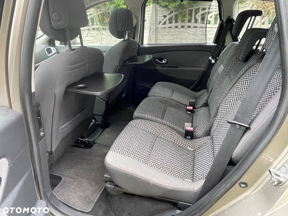 Renault Scenic - 8