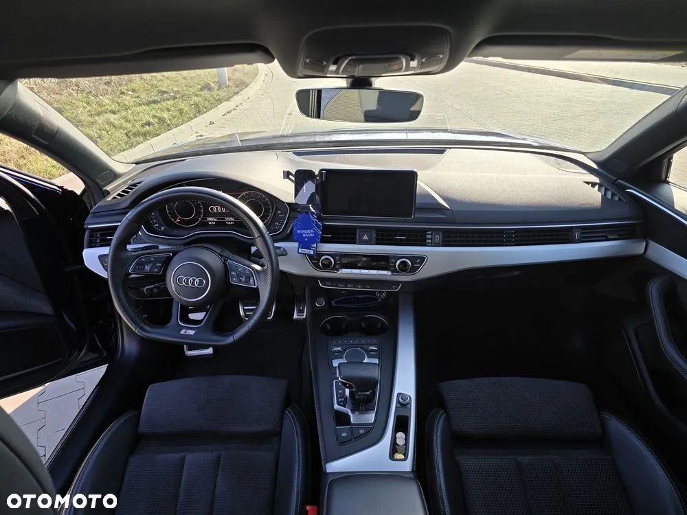 Audi A4 Limousine - 8