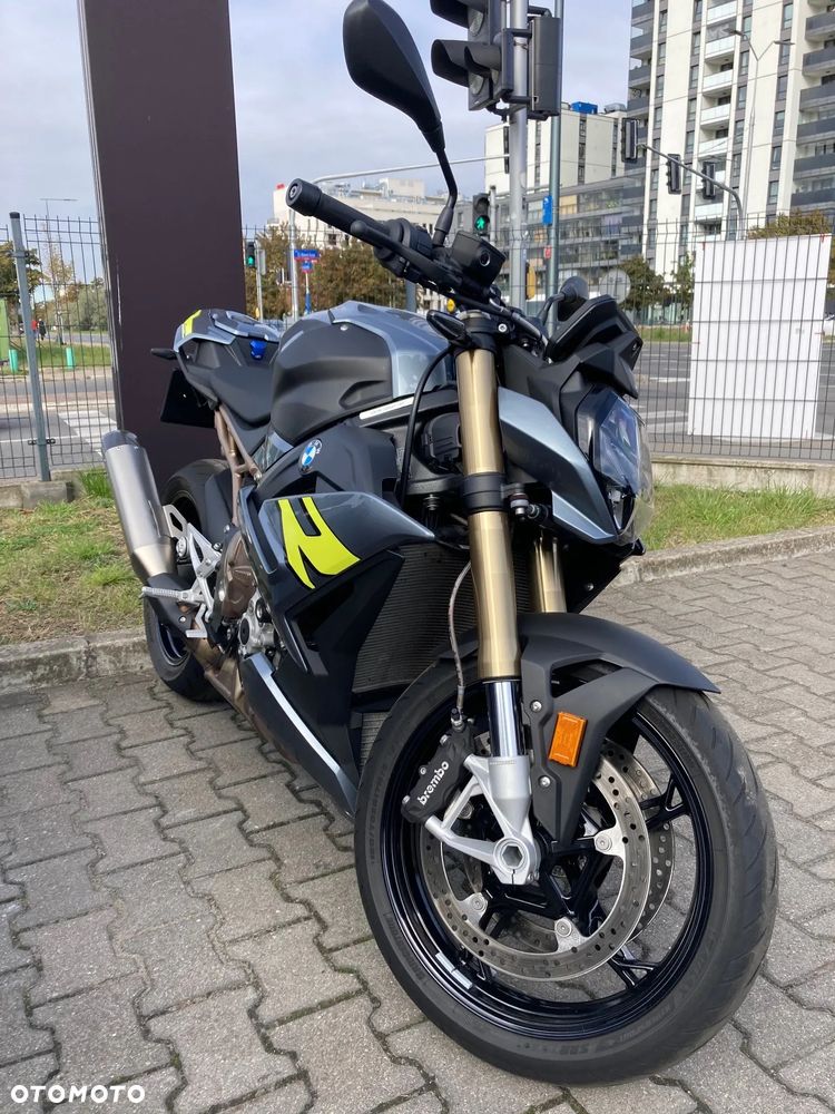 BMW S - 2
