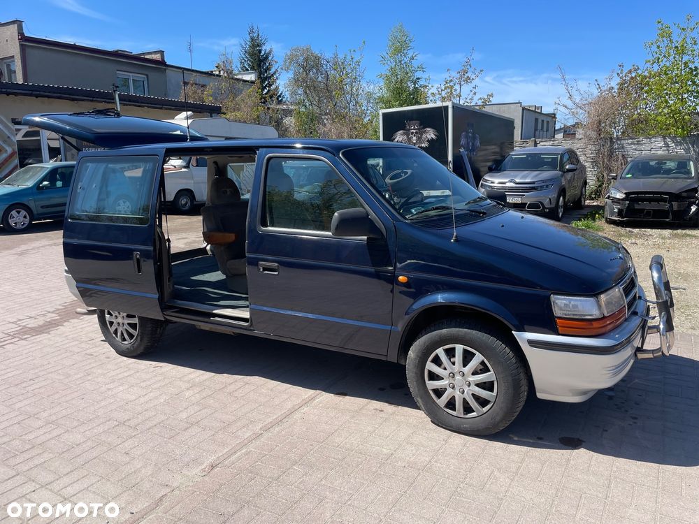 Chrysler Voyager 3.3 SE - 9