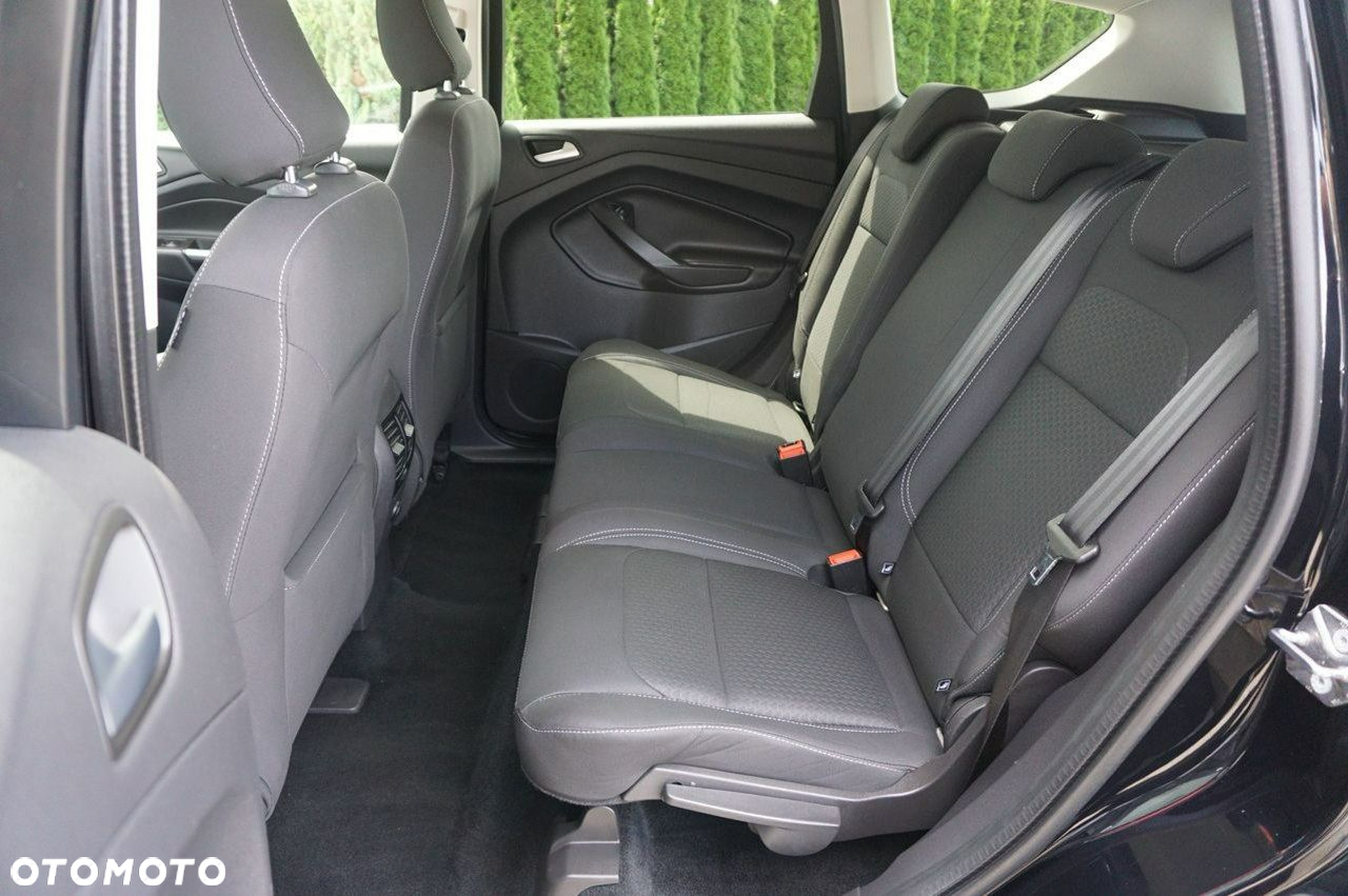 Ford Kuga 2.0 TDCi 2x4 Titanium - 17