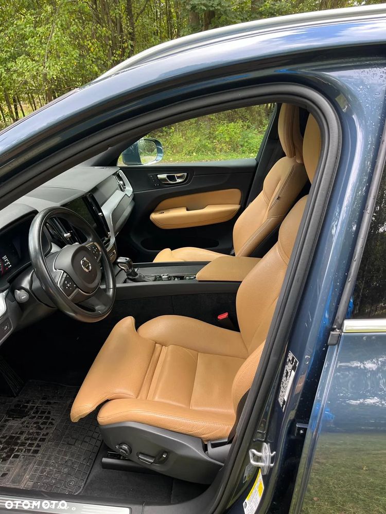 Volvo XC 60 T5 AWD Momentum - 7