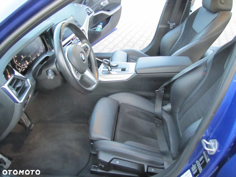 BMW Seria 3 320d M Sport Sport - 26