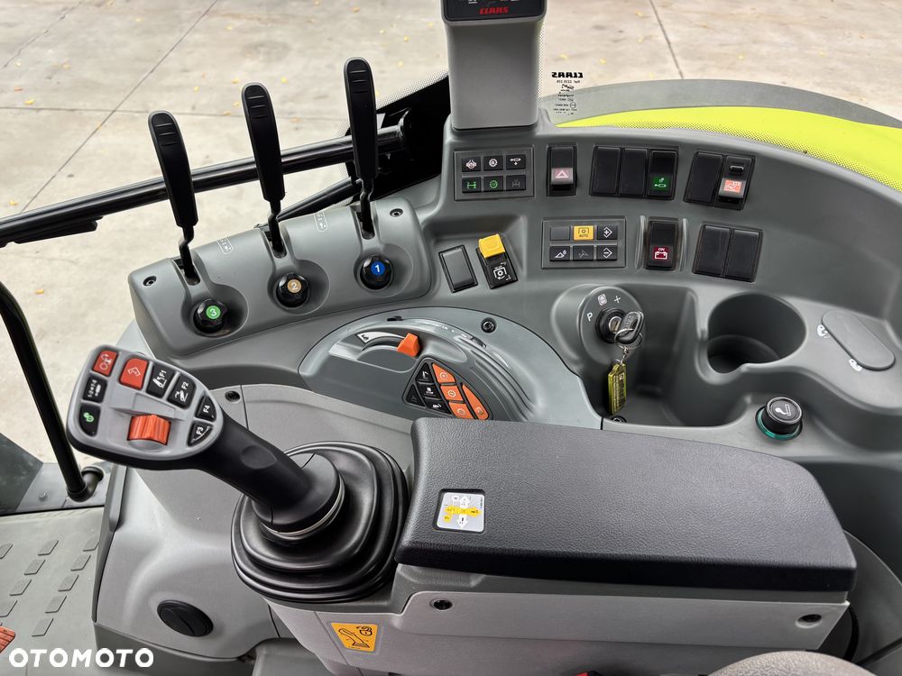 Claas Arion 440 - 18