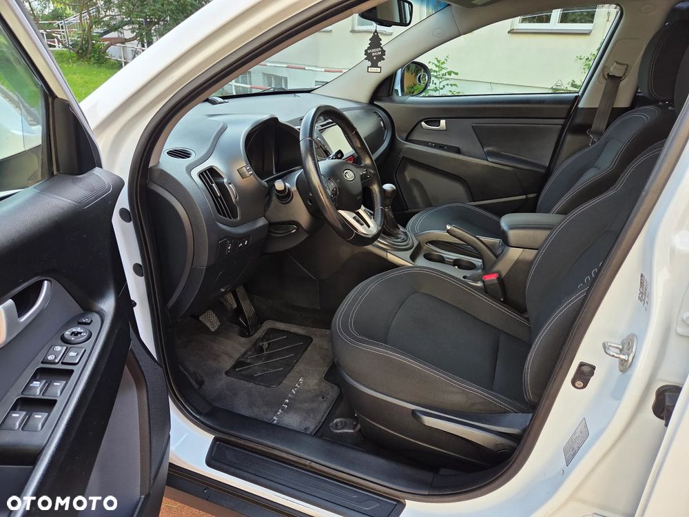 Kia Sportage 2.0 L - 16