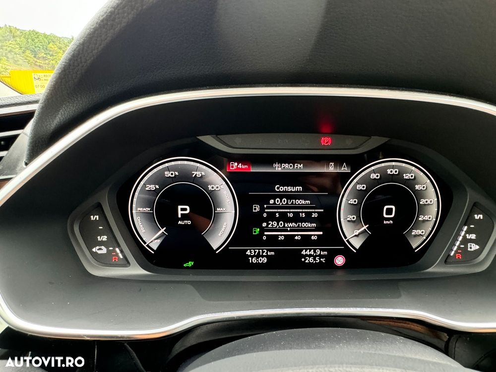 Audi Q3 45 TFSIe S tronic - 4