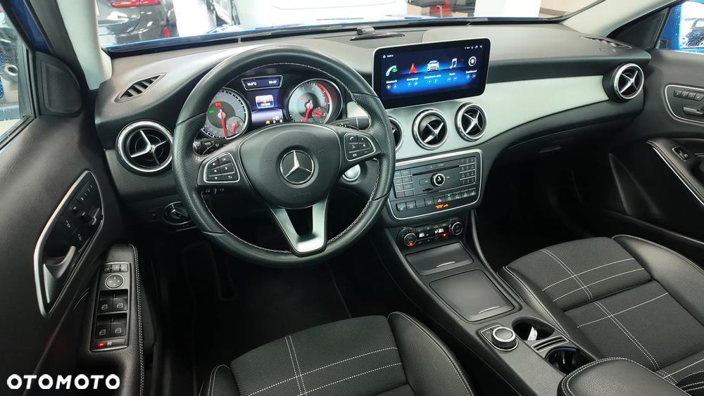Mercedes-Benz GLA 250 4Matic 7G-DCT UrbanStyle Edition - 27