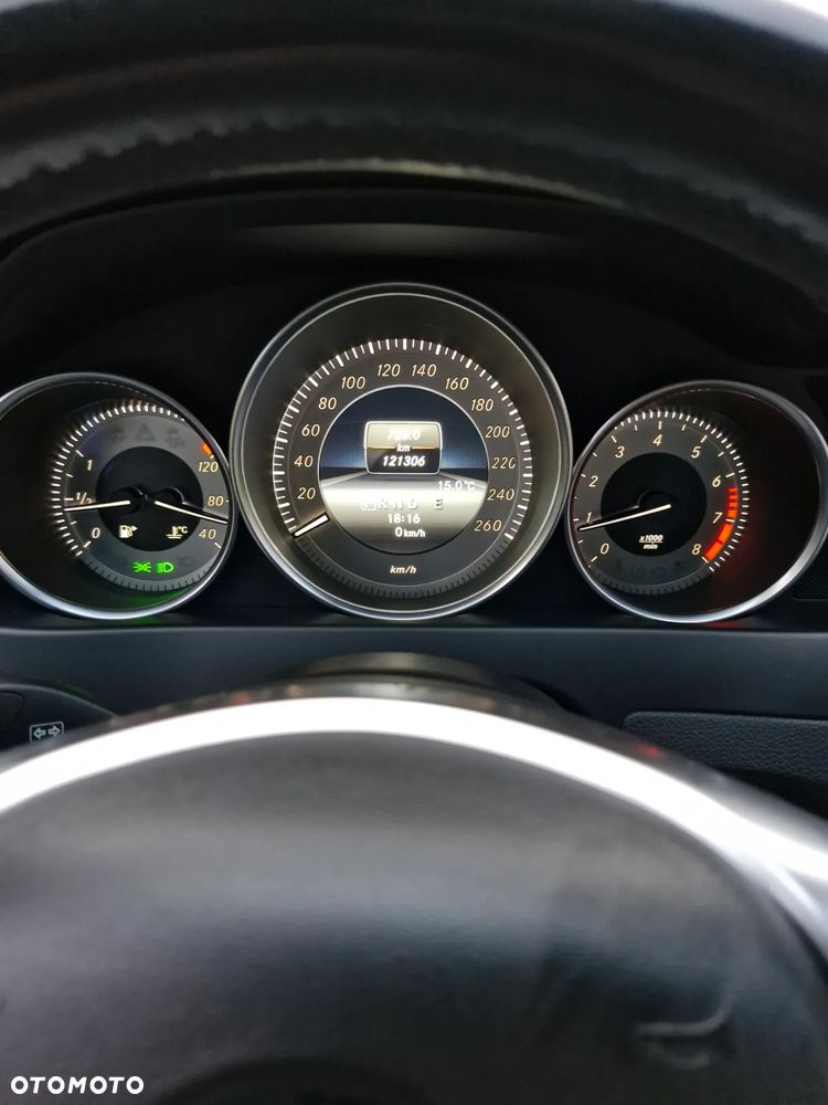 Mercedes-Benz Klasa C 250 CGI BlueEff Elegance - 16