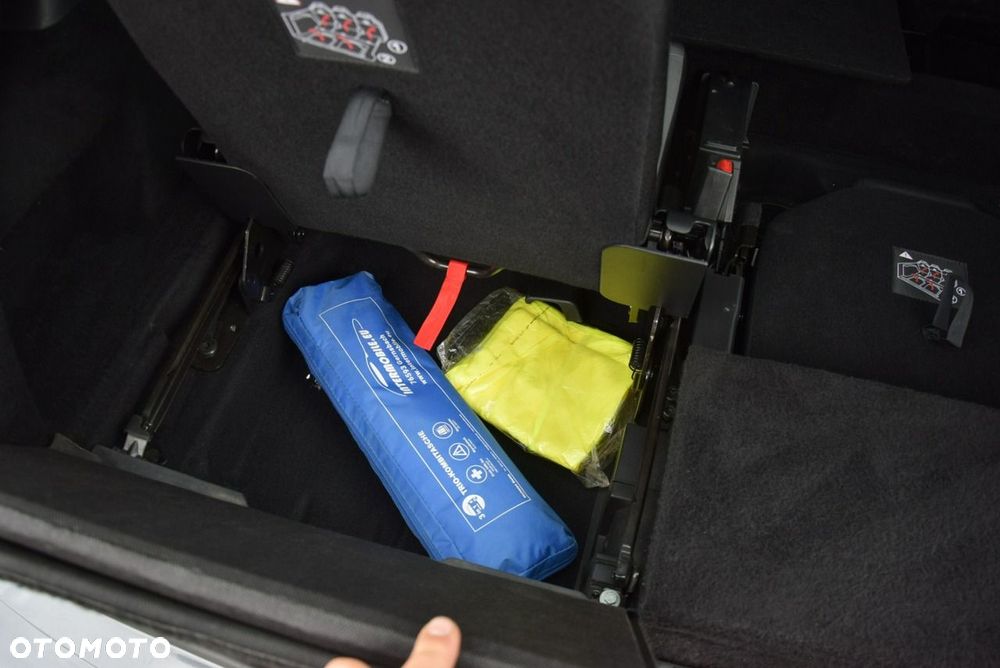 Citroën C4 Grand Picasso 1.6 e-HDi Intensive - 21
