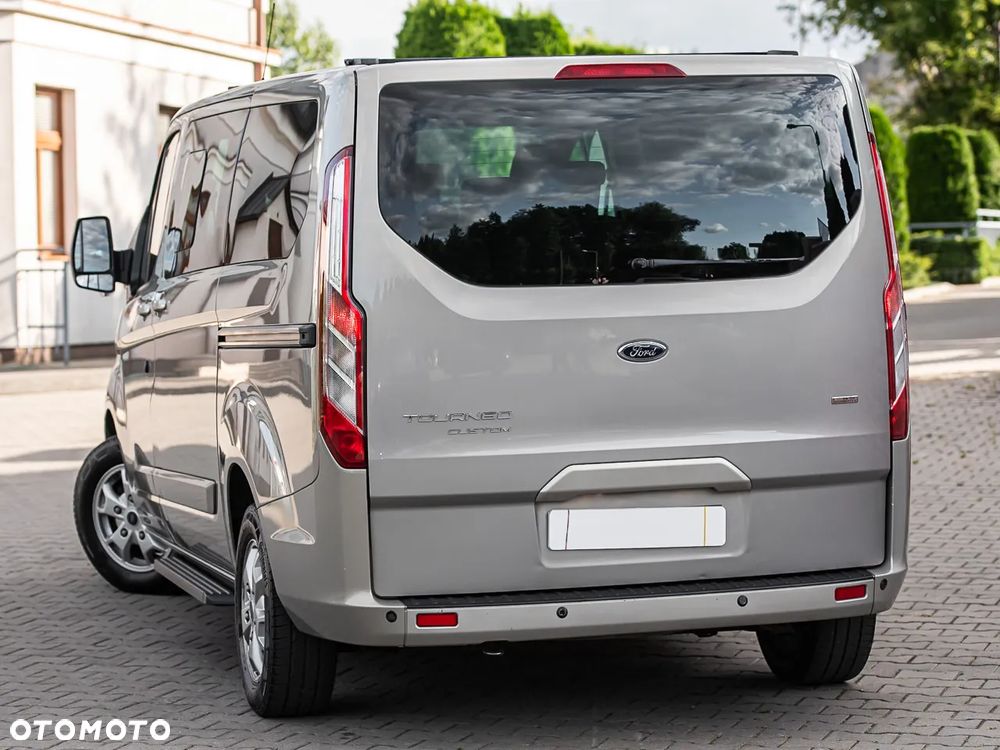Ford Tourneo Custom - 10