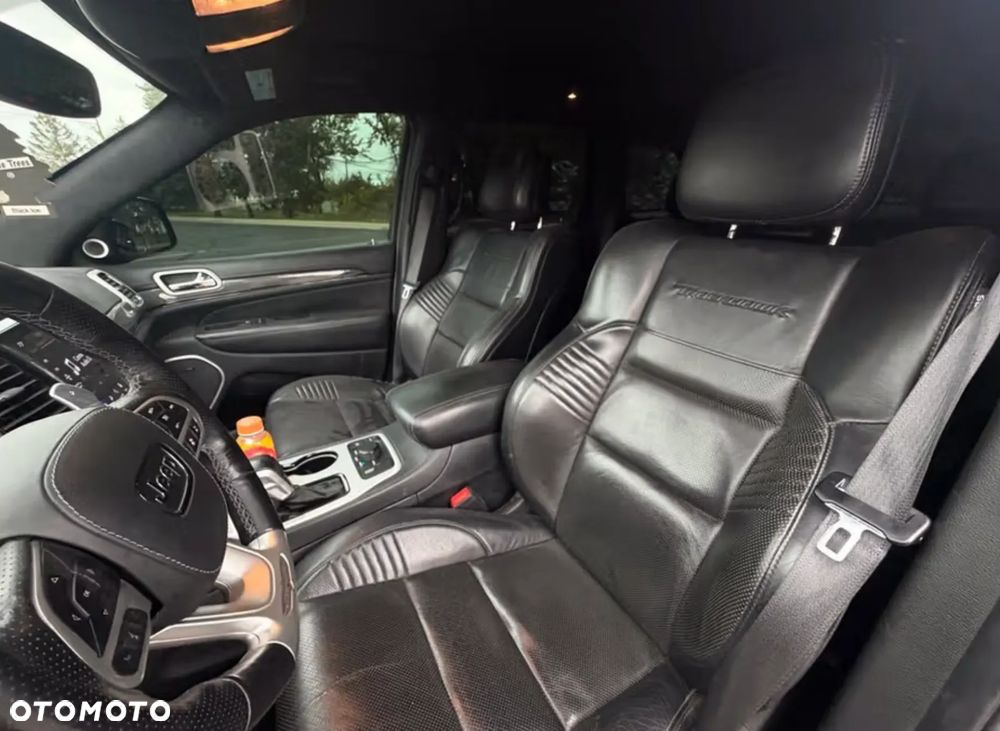 Jeep Grand Cherokee - 11