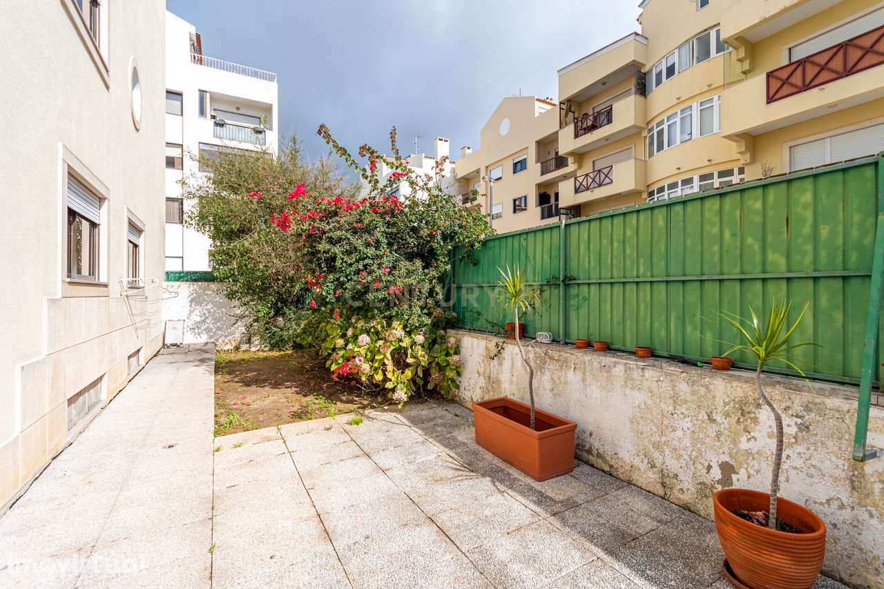 Apartamento T2 + 1 | Jardim e Estacionamento junto à Praia - Grande imagem: 3/22