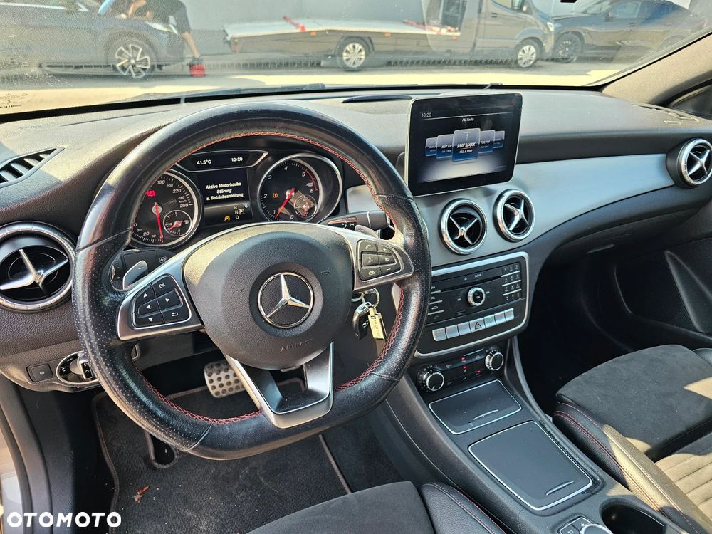 Mercedes-Benz CLA 200 d 4Matic 7G-DCT AMG Line - 28