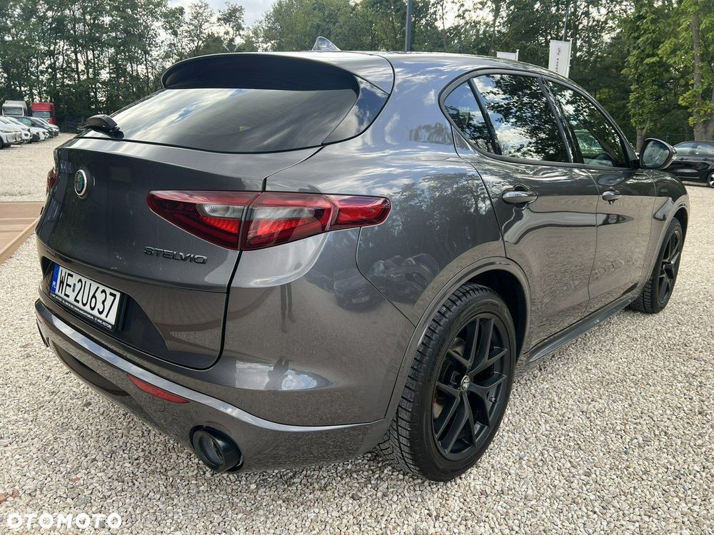 Alfa Romeo Stelvio - 37