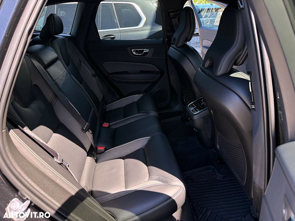 Volvo XC 60 T6 AWD R-Design - 33
