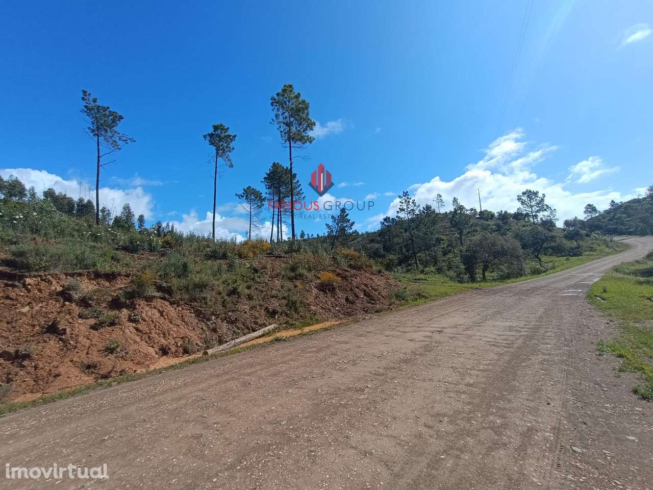 Terreno Misto com 178250m2 com Ruina com 97m2 - Grande imagem: 2/13