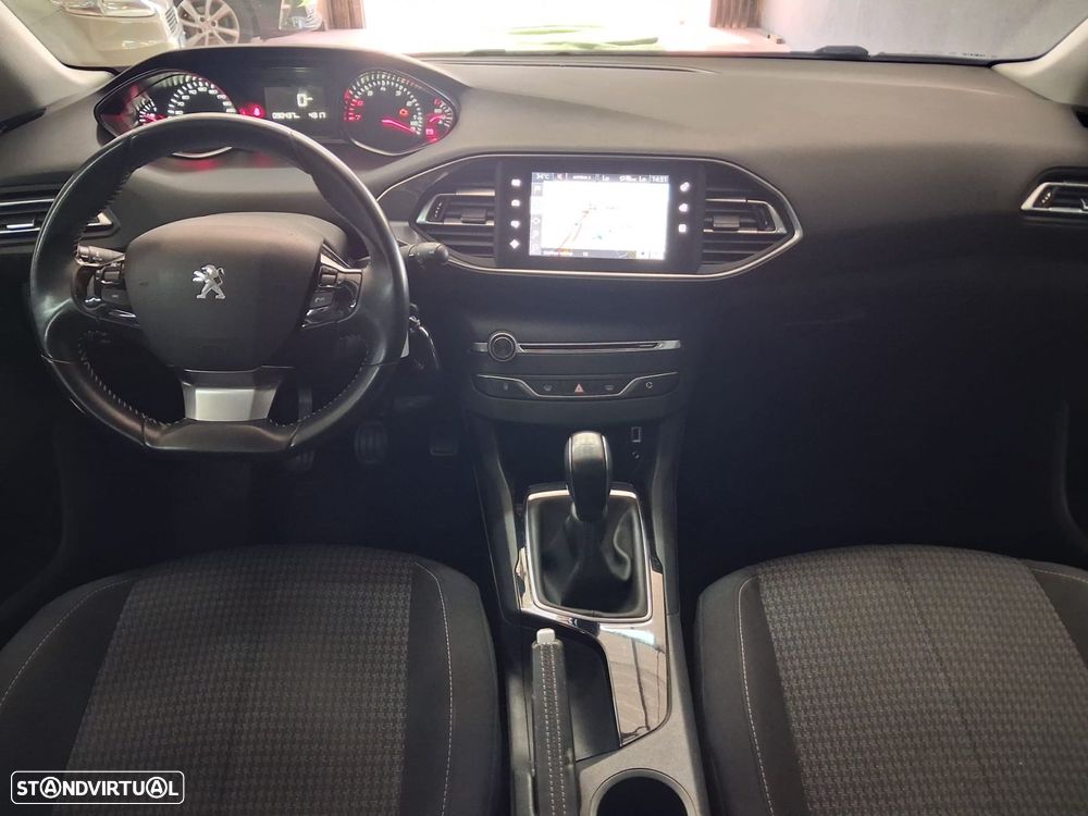 Peugeot 308 - 11