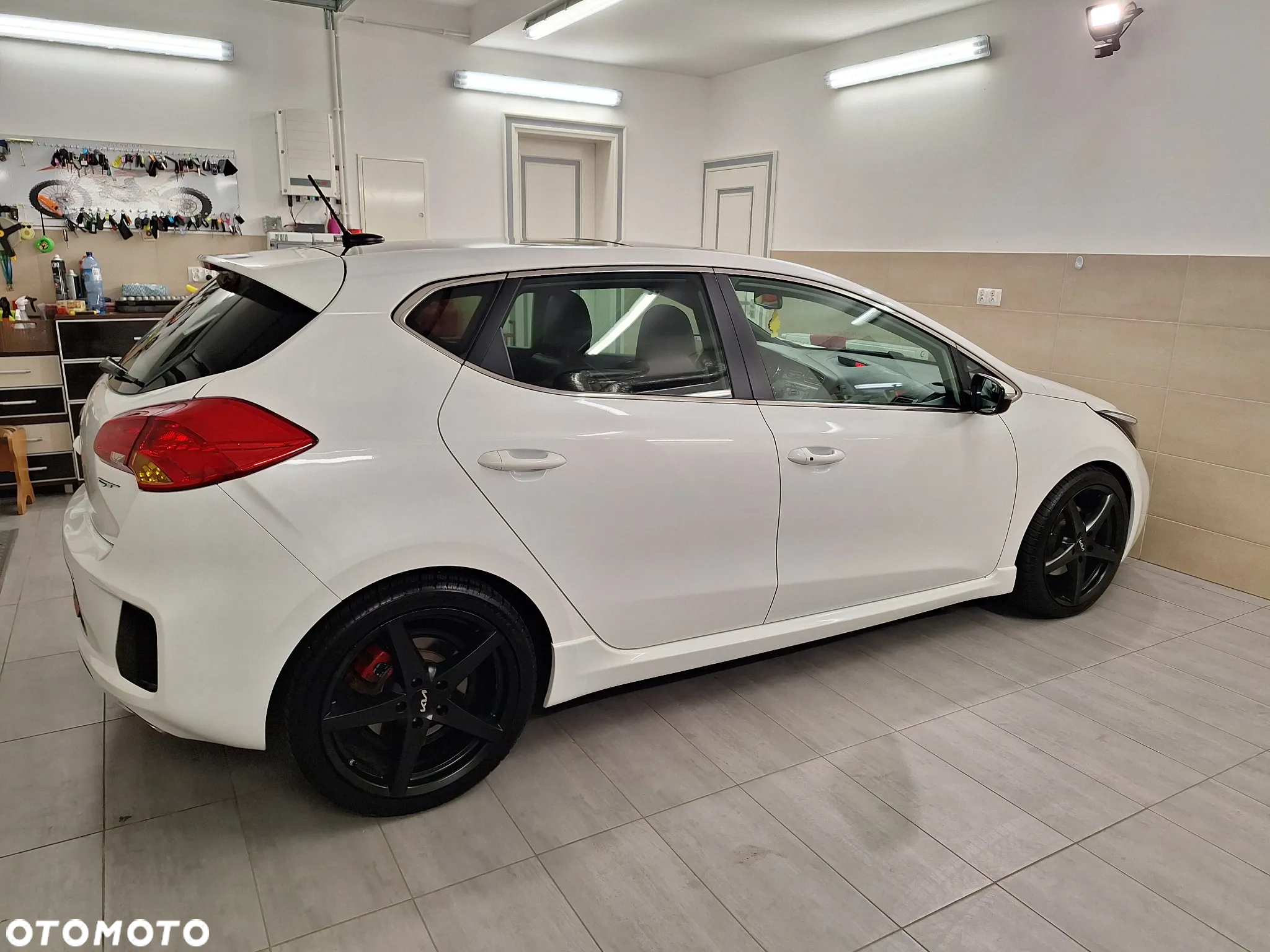 Kia Ceed 1.6 T-GDI GT - 12