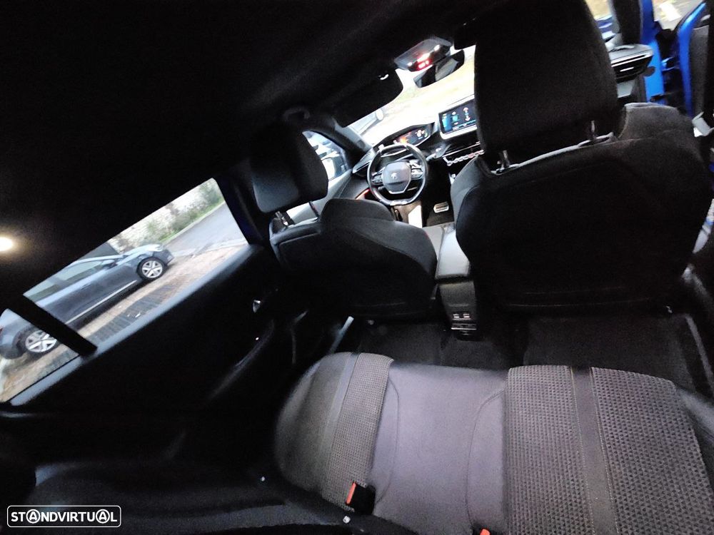 Peugeot e-2008 GT - 8
