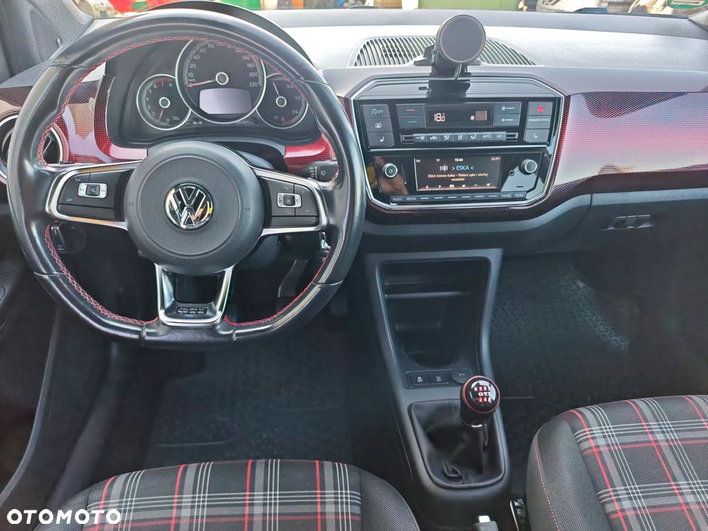 Volkswagen up! GTI - 10