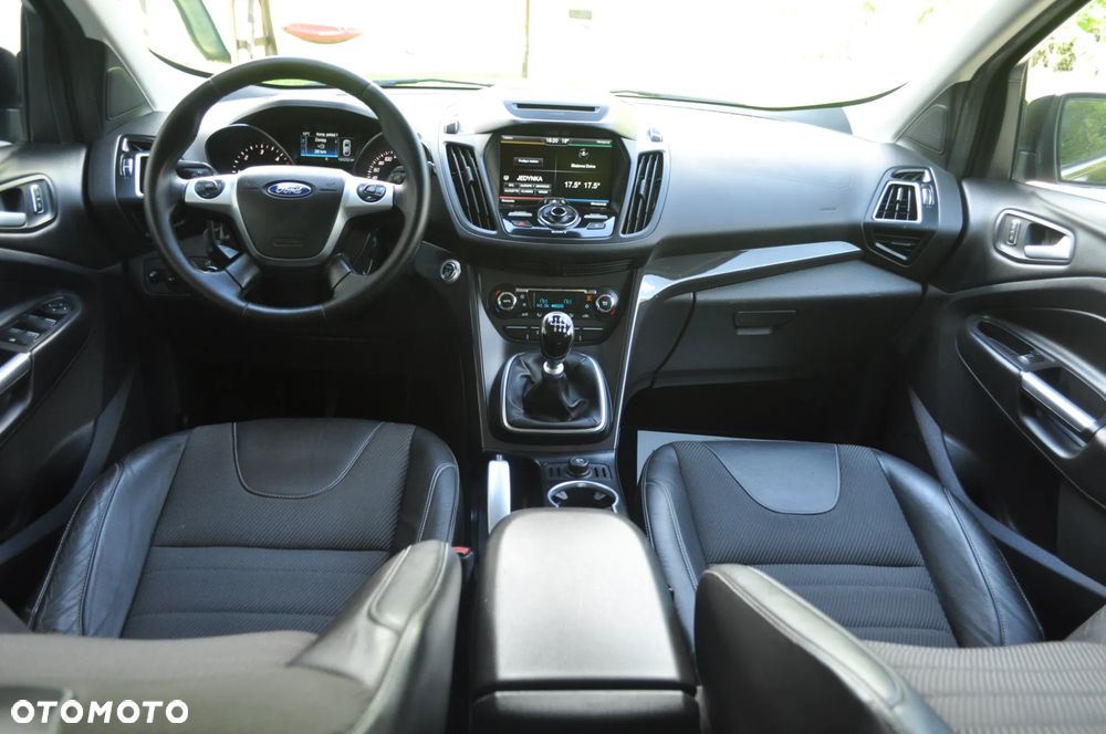 Ford Kuga 2.0 TDCi 4x4 Titanium - 29