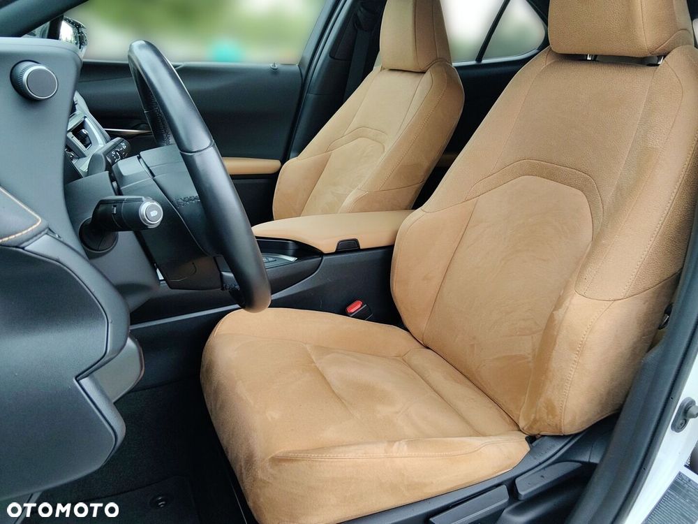 Lexus UX - 13