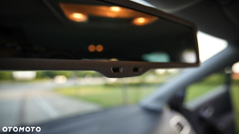 Volkswagen Polo 1.6 TDI Highline - 26