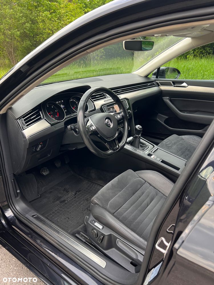 Volkswagen Passat 2.0 TDI (BlueMotion Technology) Trendline - 6