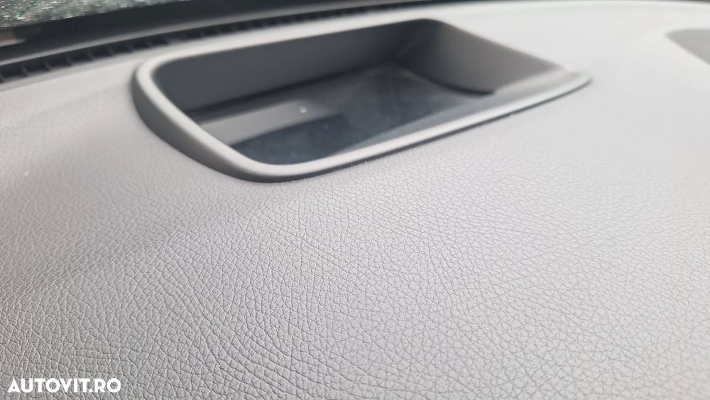 Mercedes-Benz C - 23