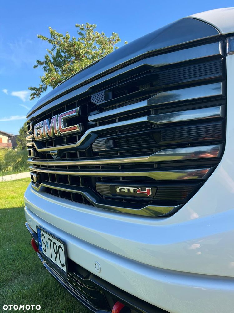 GMC Sierra - 29