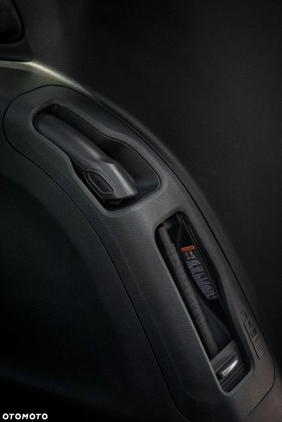 Chrysler Pacifica - 14