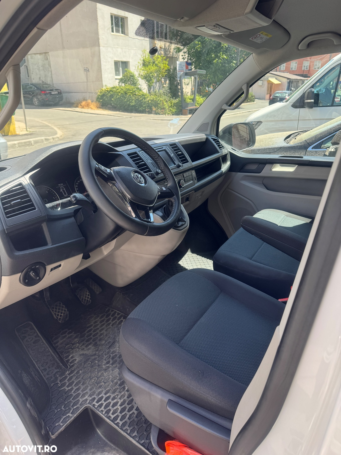 Volkswagen Transporter Kombi T6 2.0 TDI 75 kW LR - 4