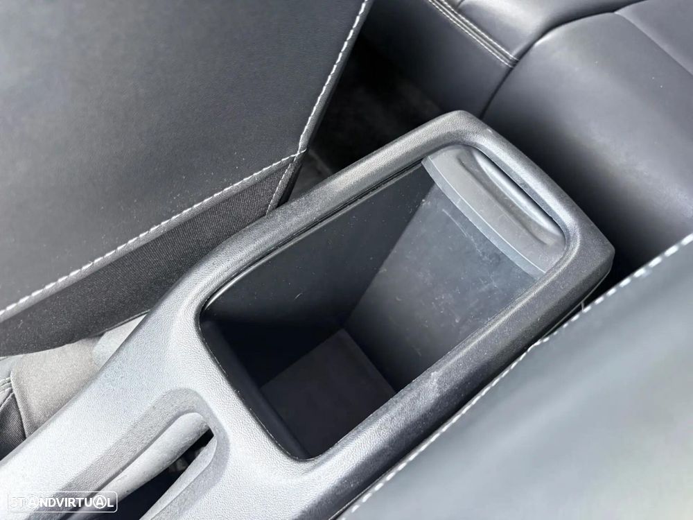 Peugeot 2008 1.6 e-HDi Allure - 35
