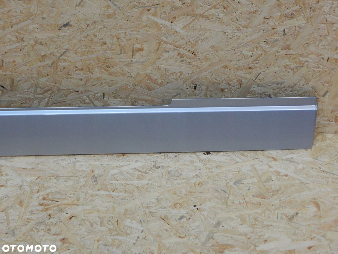 VW T5 listwa szyny maskownica drzwi prawa LA7W LONG 7H3843796F - 3