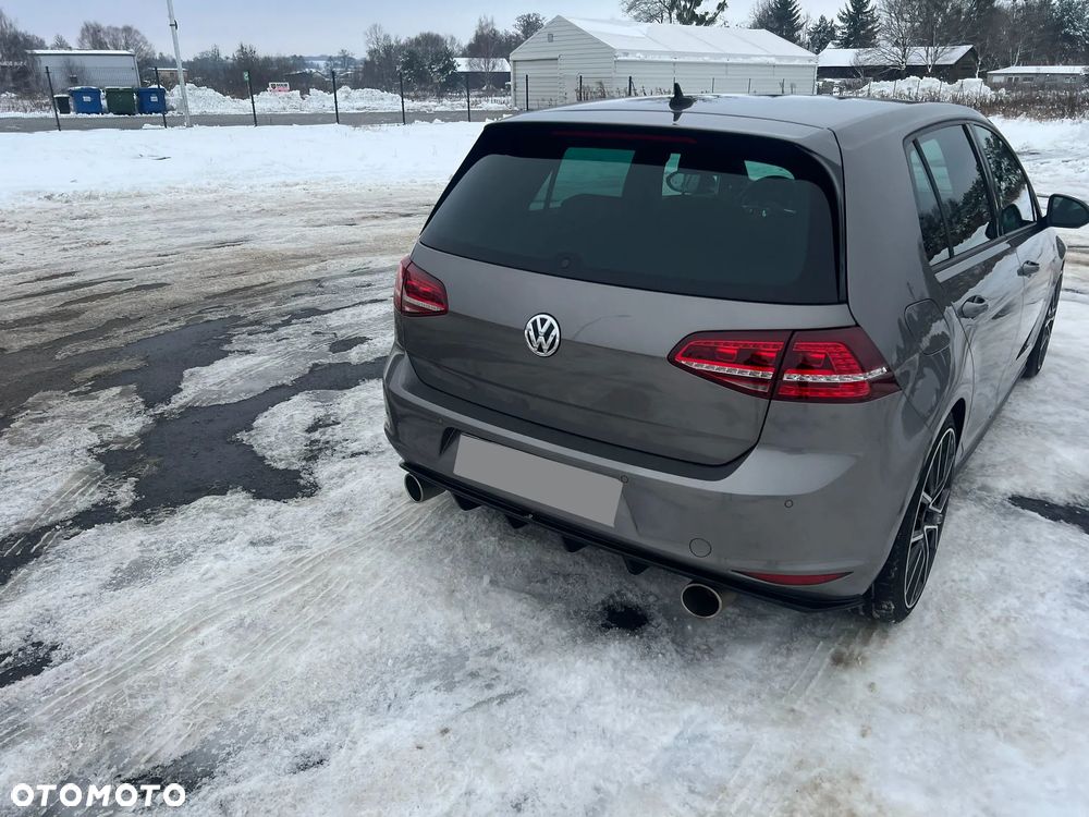 Volkswagen Golf - 37