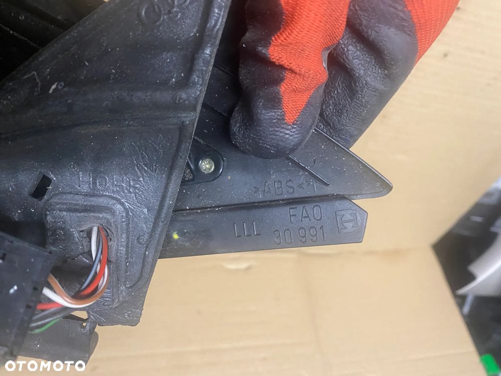 LUSTERKO LEWE AUDI A6 C5 010593 30991 - 6