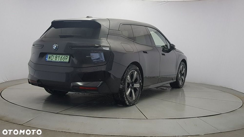 BMW iX - 7