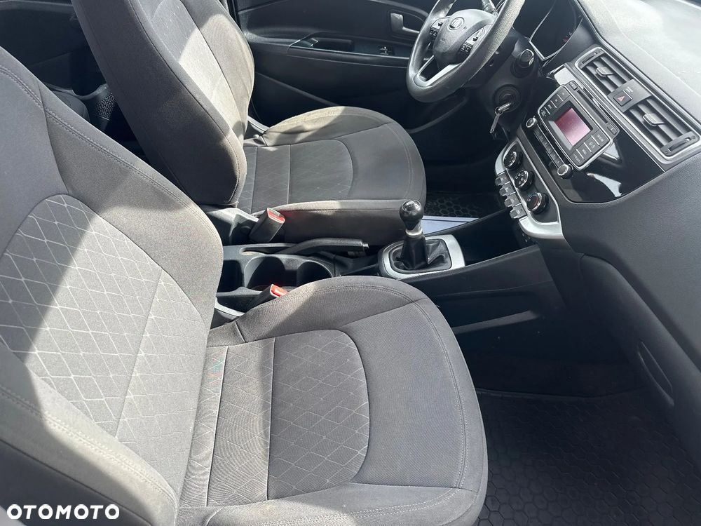Kia Rio 1.2 M - 24