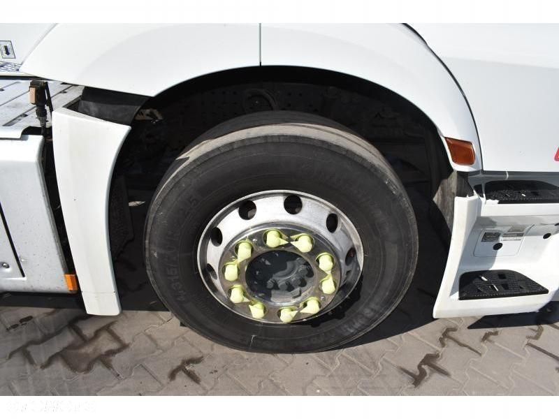 Mercedes-Benz Actros - 38